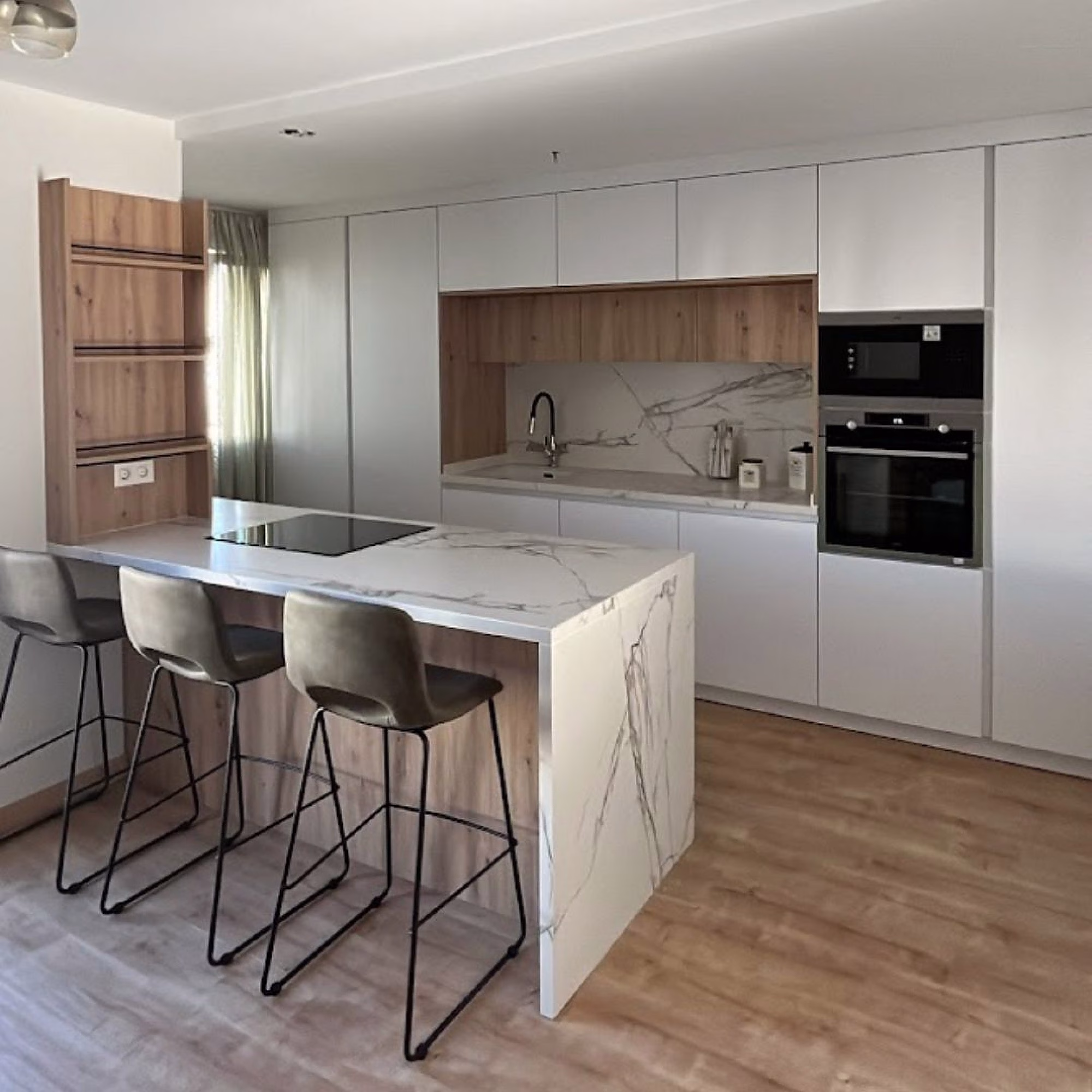 0102_3_muebles_avenida.-pim2-2000_q