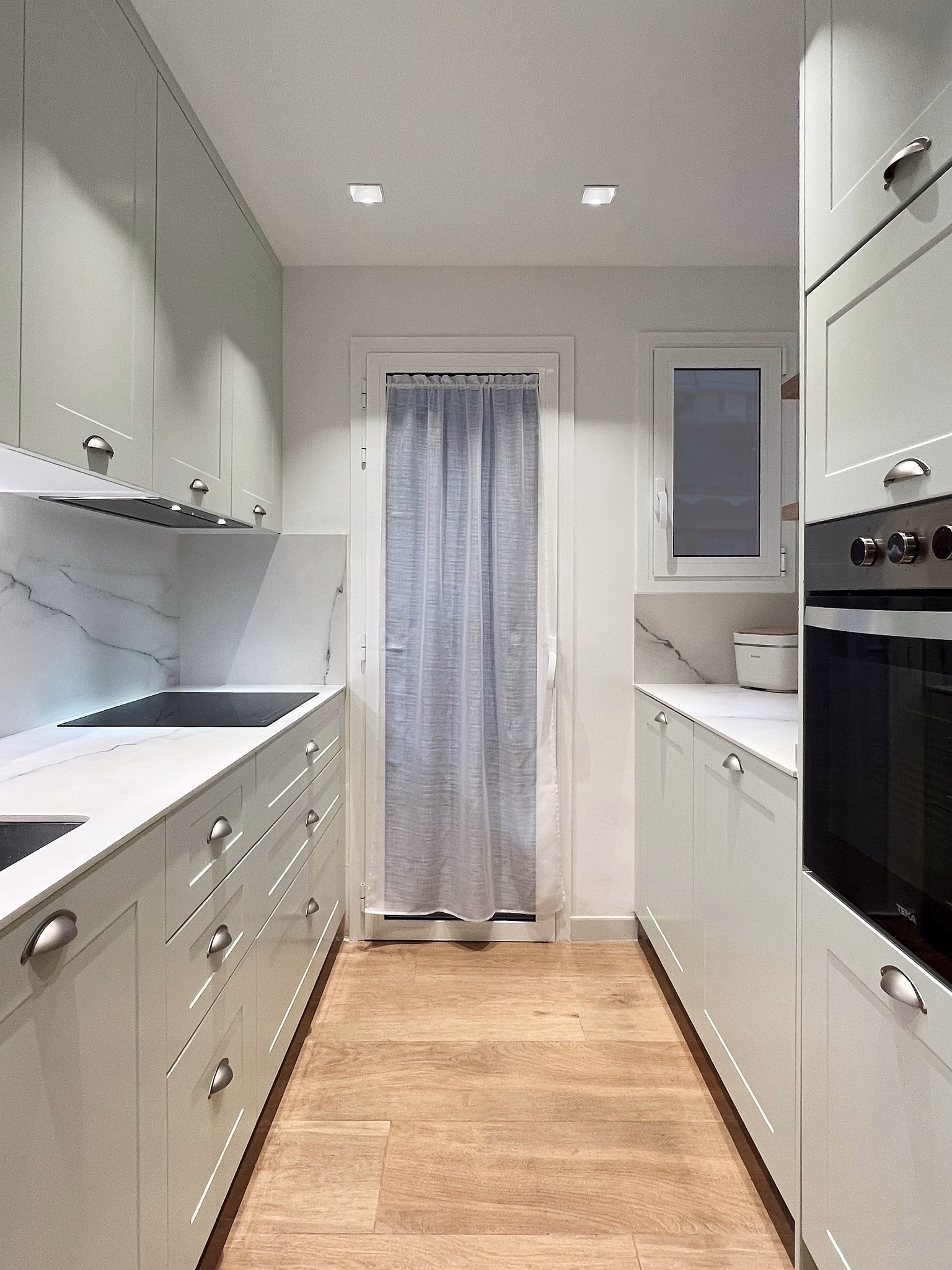 0db50354-740a-4650-8ac3-ae8d11793881.-pim2-2000_q