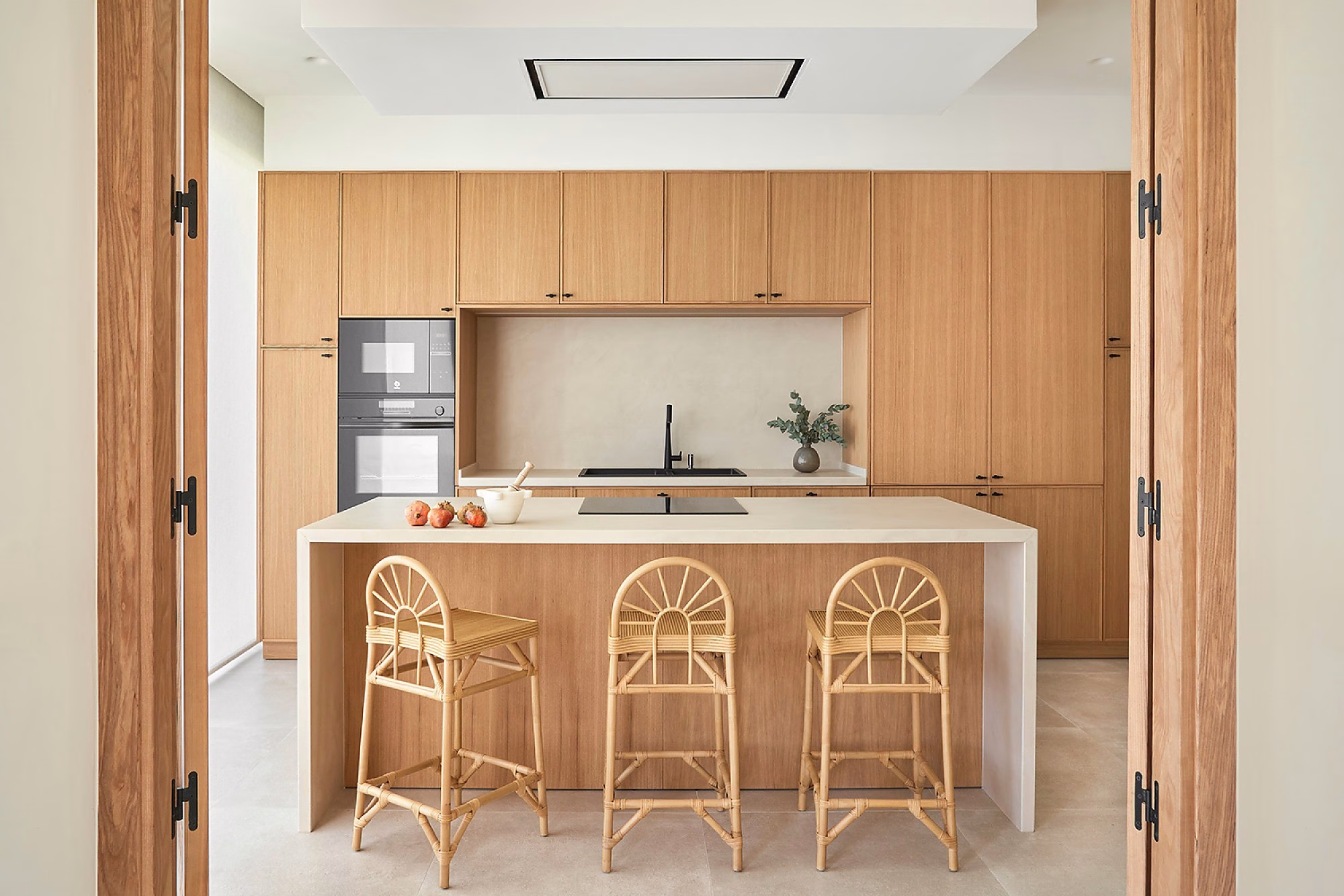 240618_modelos-y-acabados-nivel-2-muebles---madera-modelo-vera-acabado-roble-vela-mate-_2.-pim2-2000_q