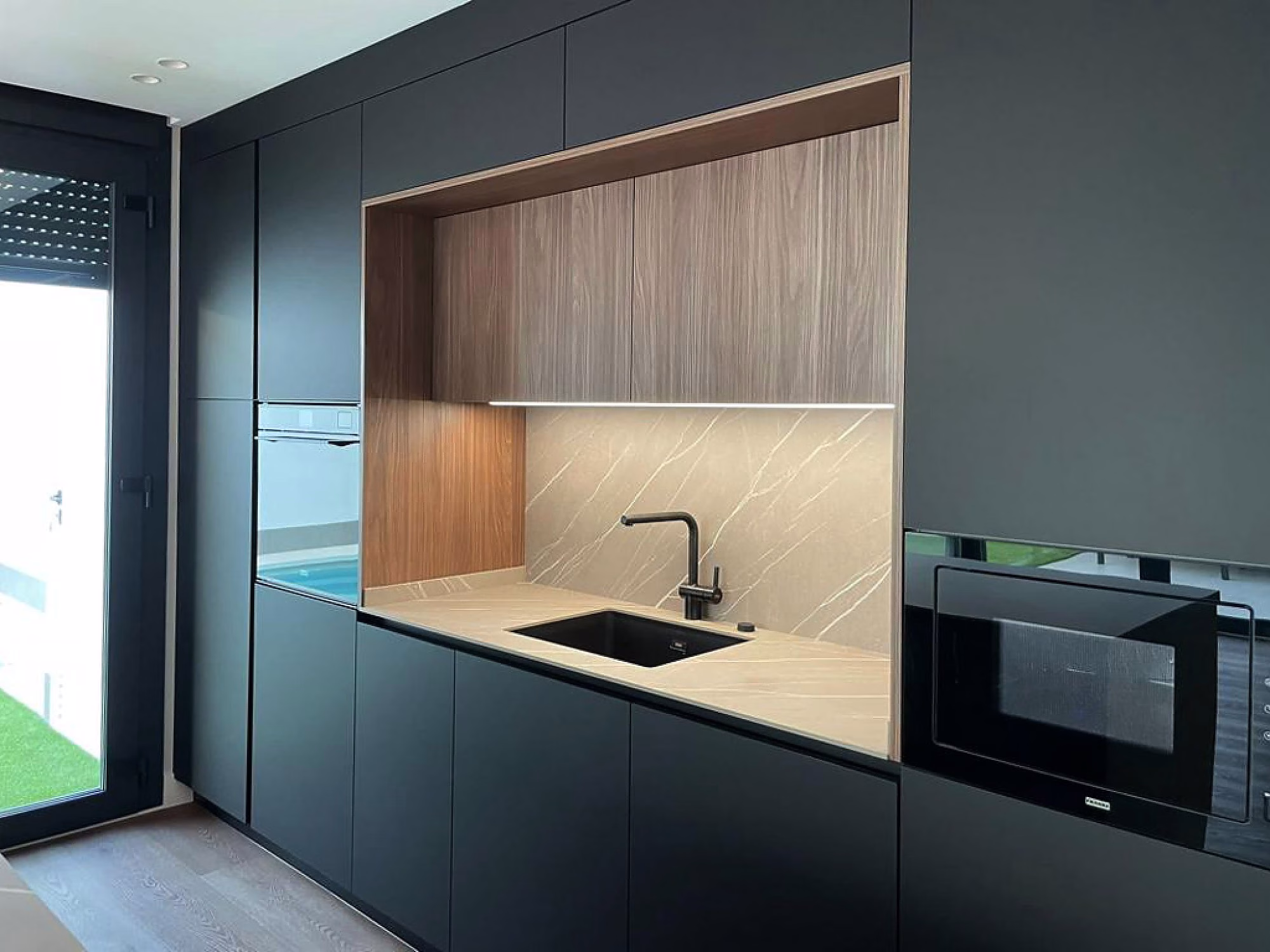 391620963_820215240106793_7590405203387842426_n.-pim2-2000_q