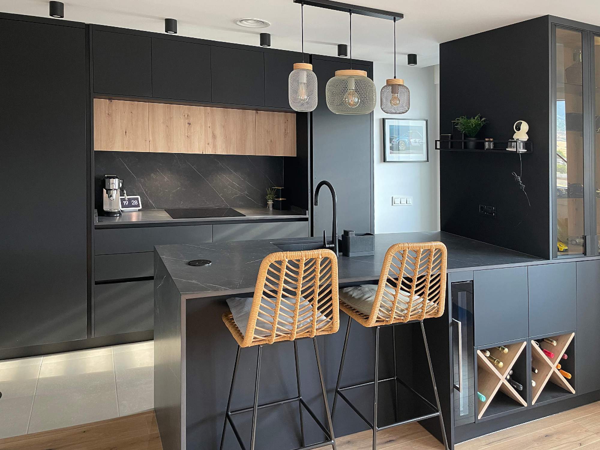 Bancadas de trabalho pretas: 5 exemplos que o vão apaixonar