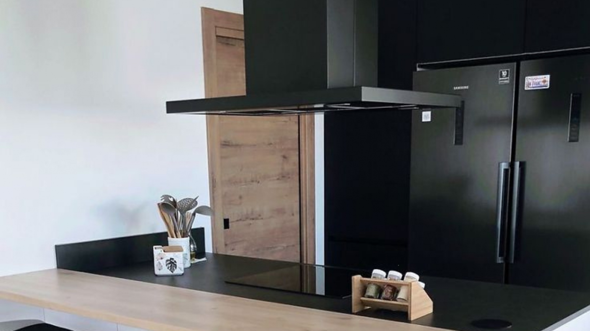 Campana o extractor, ¿qué elegir para tu cocina?