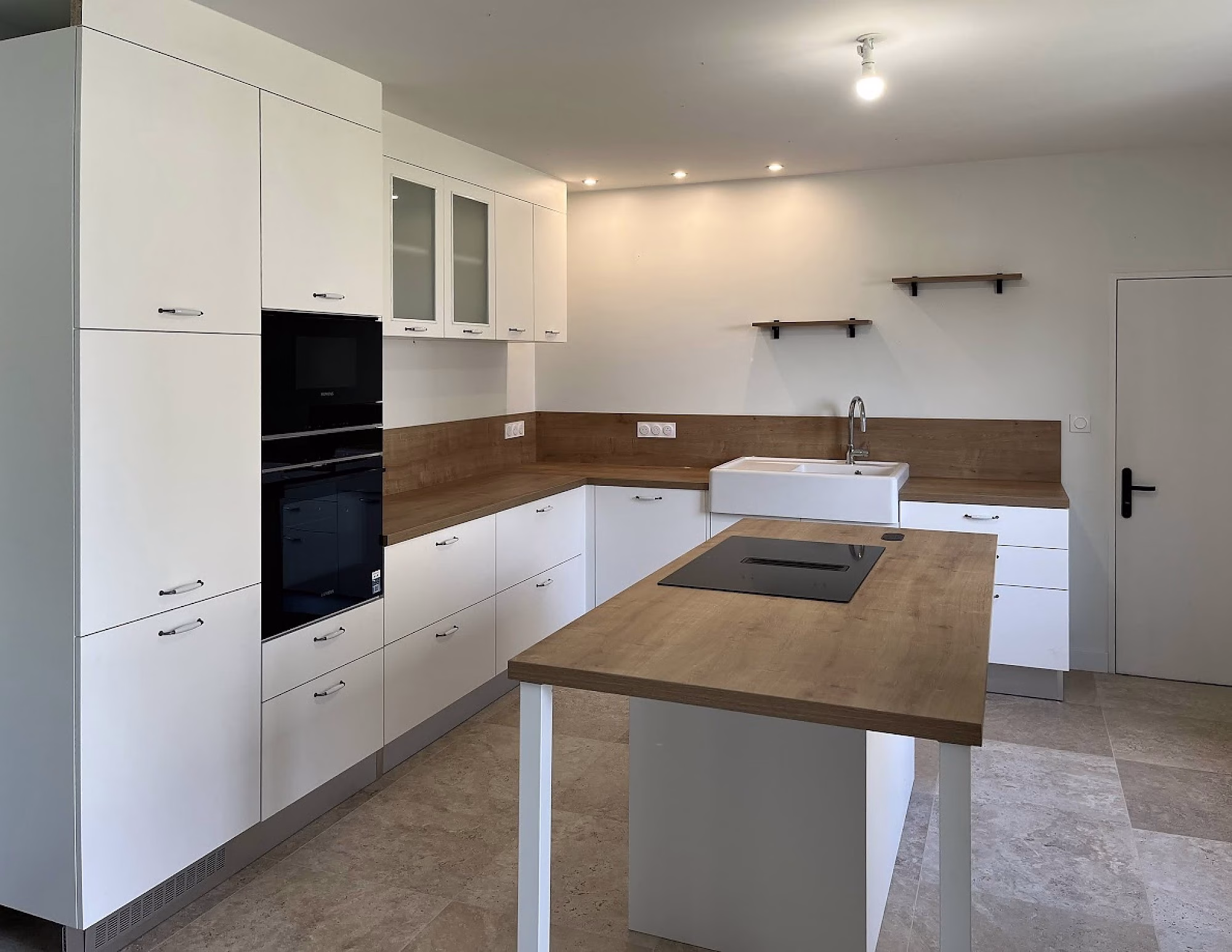 cuisines_etc_-_vitoria_blanco_2.-pim2-2000_q