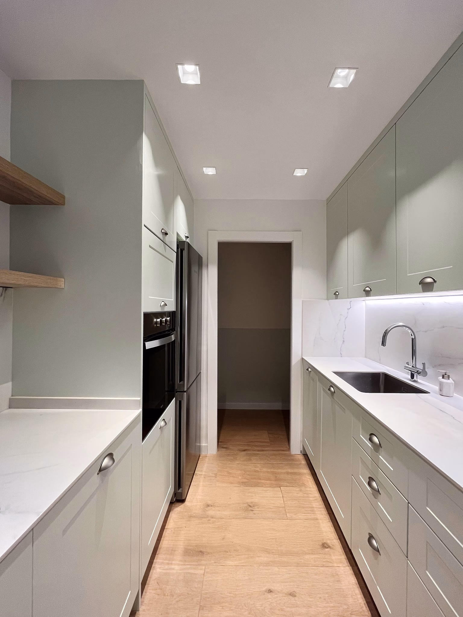 d44e3778-fc07-43a3-ad8b-6b1d41c5e850.-pim2-2000_q