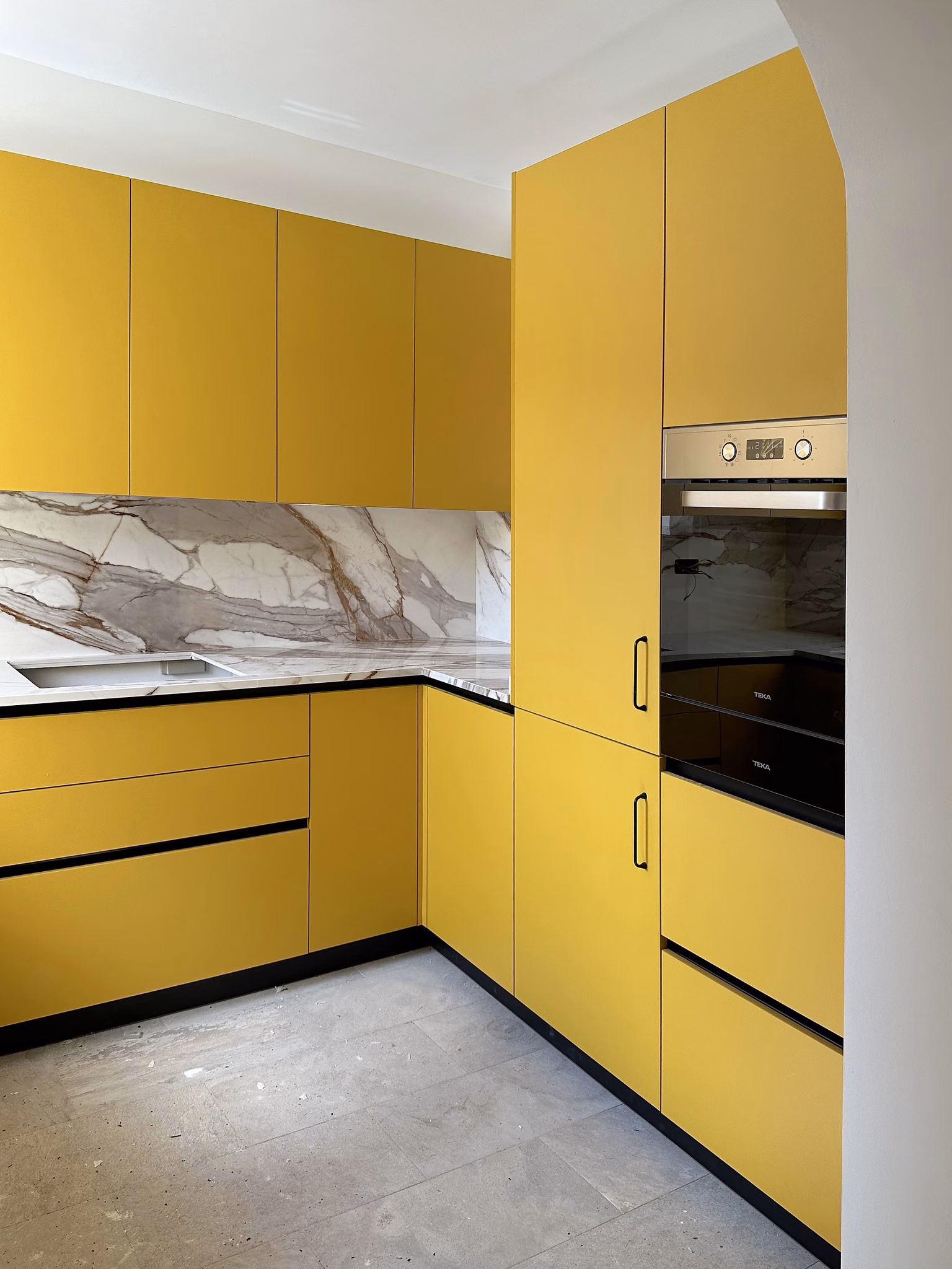 hm_carpinteros_-_cocina_amarilla_berlin_curry_2.-pim2-2000_q