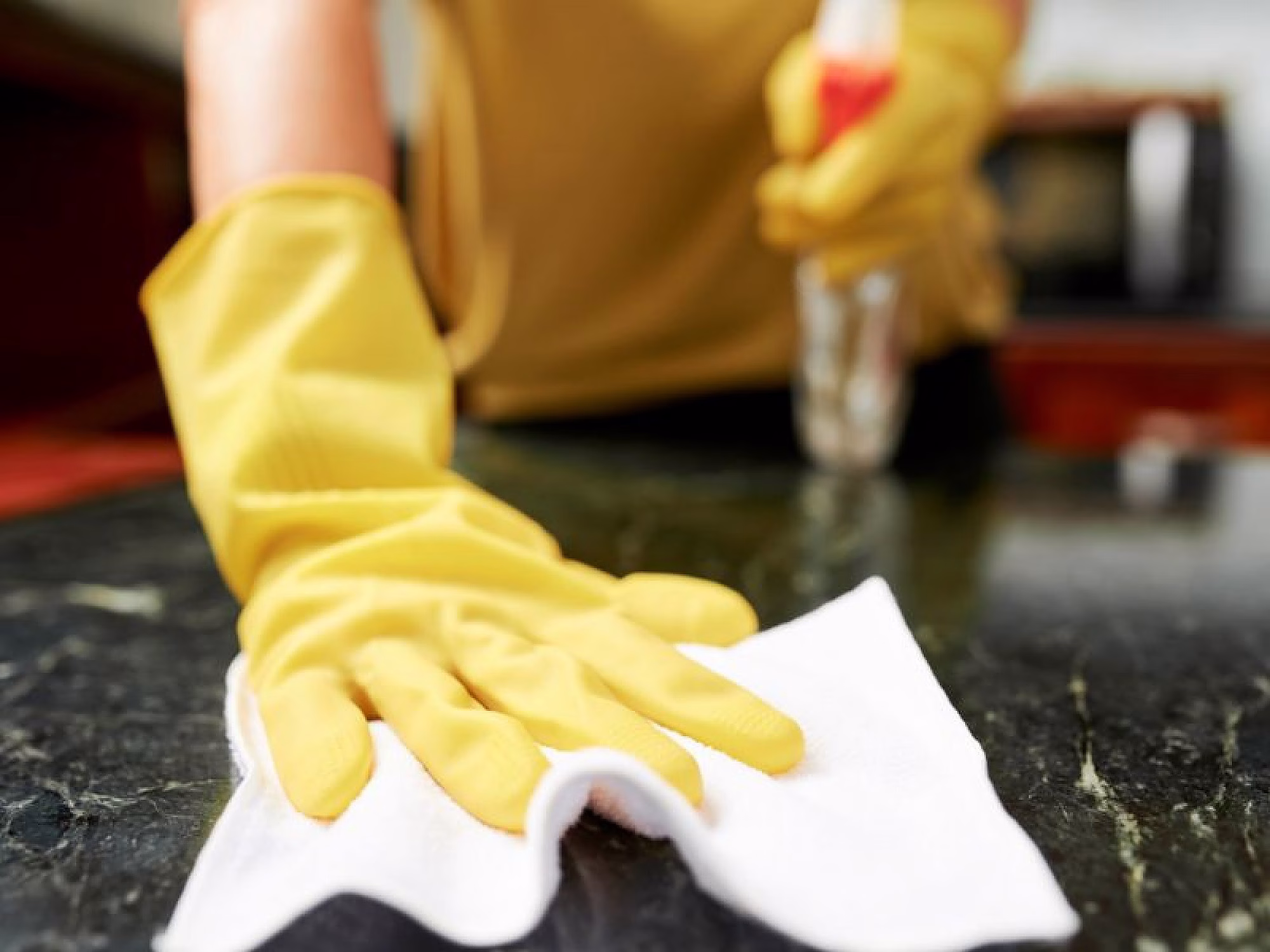 limpiar_una_encimera.-pim2-2000_q