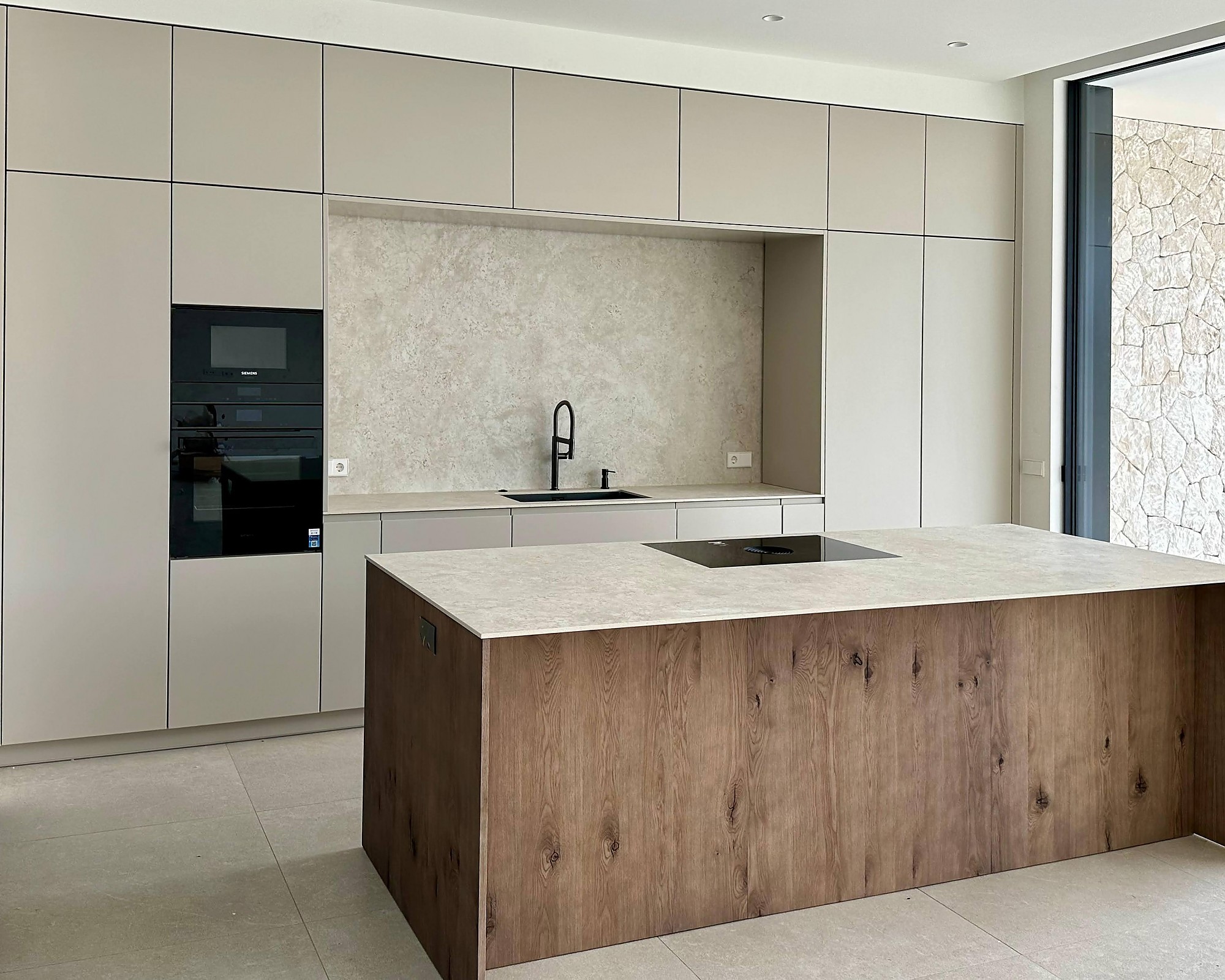 muebles_vallori_-_gandia_vison_-_la_isla_y_la_vitrina_no_son_de_ob_4.-pim2-2000_q